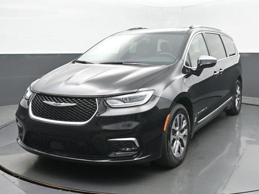 2024 Chrysler Pacifica Hybrid Pinnacle