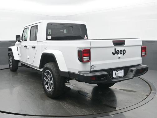 Bright White Clearcoat 2026 Jeep Gladiator Sport