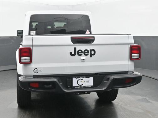 Bright White Clearcoat 2026 Jeep Gladiator Sport