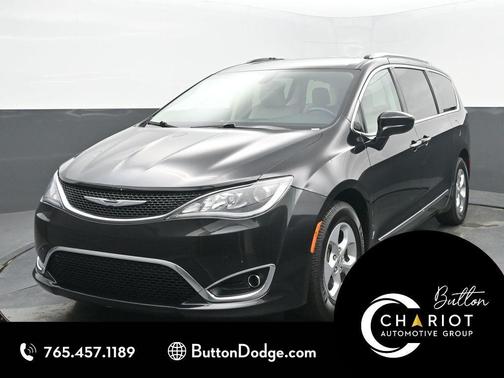 2017 Chrysler Pacifica Touring-L Plus