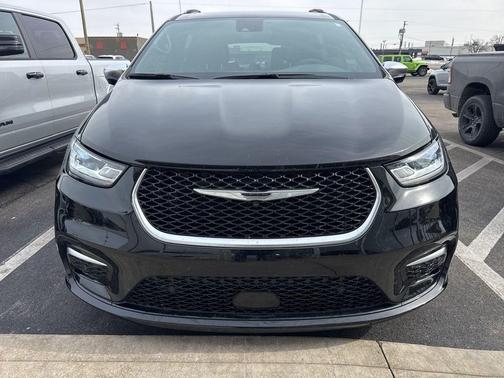 2025 Chrysler Pacifica Hybrid Pinnacle