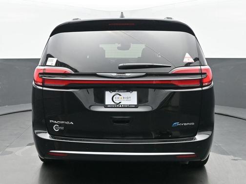 2025 Chrysler Pacifica Hybrid Pinnacle