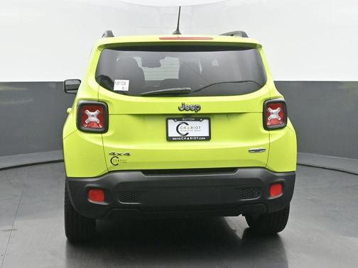 Hypergreen Clearcoat 2017 Jeep Renegade Latitude