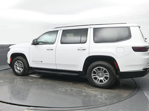 2024 Jeep Wagoneer Base