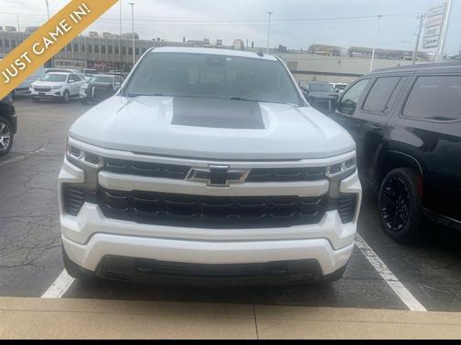 Summit White 2022 Chevrolet Silverado 1500 RST