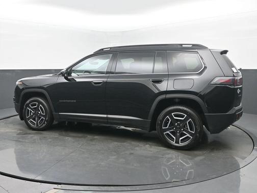 Diamond Black 2026 Jeep Cherokee LAREDO/LIMITED