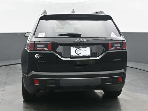 Diamond Black 2026 Jeep Cherokee LAREDO/LIMITED