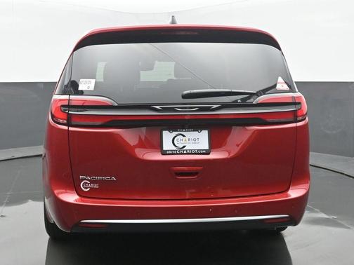 PR6 2027 Chrysler Pacifica SELECT