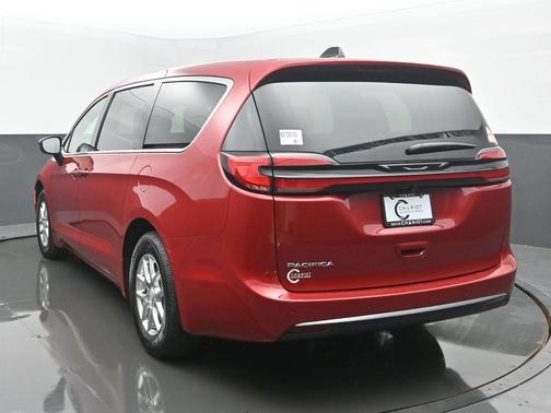 PR6 2027 Chrysler Pacifica SELECT