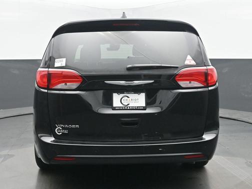 2026 Chrysler Voyager LX