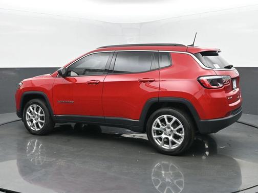 2023 Jeep Compass Latitude Lux