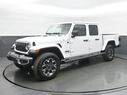 Bright White Clearcoat 2026 Jeep Gladiator Sport