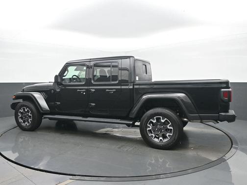 Black Clearcoat 2026 Jeep Gladiator Sport