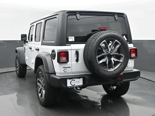 2025 Jeep Wrangler 4xe Sport