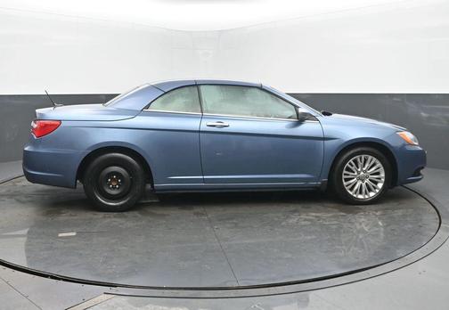 2011 Chrysler 200 Limited