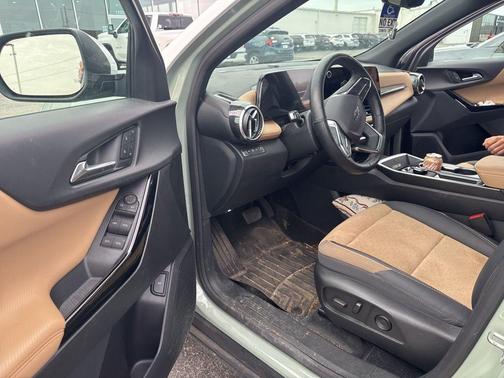 Green 2025 Chevrolet Equinox ACTIV