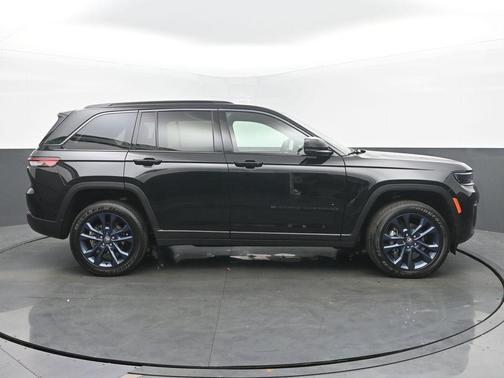 Diamond Black 2026 Jeep Grand Cherokee Limited
