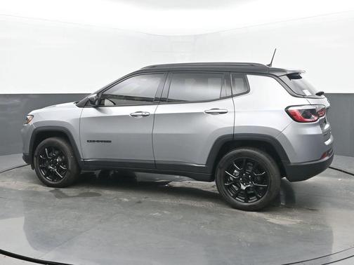 2023 Jeep Compass Altitude