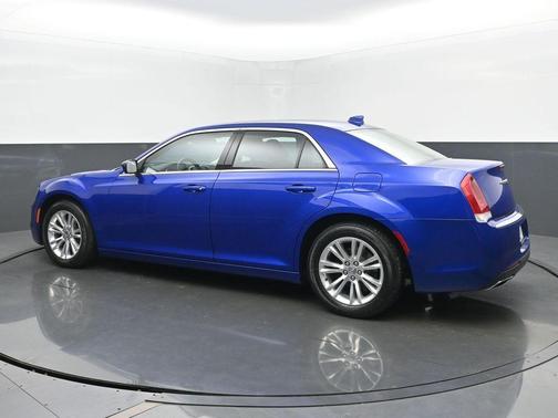2018 Chrysler 300 Touring
