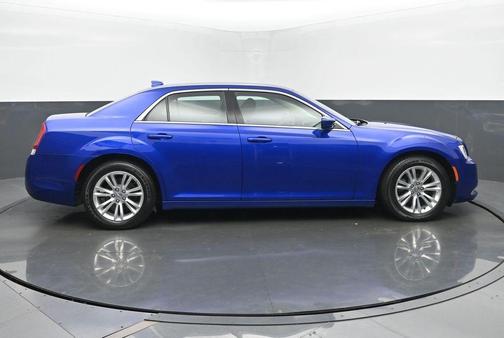 2018 Chrysler 300 Touring