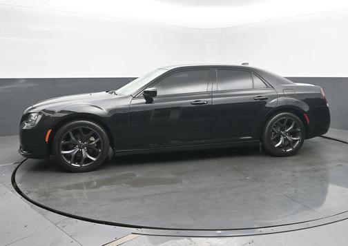 Gloss Black 2022 Chrysler 300 Touring