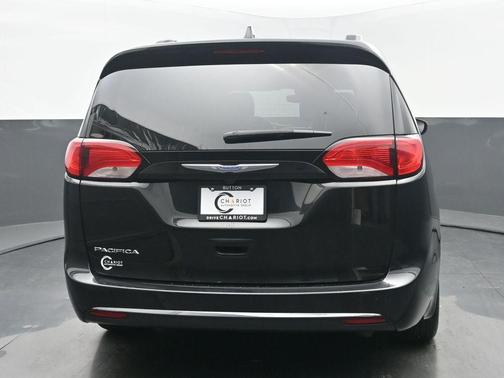 2018 Chrysler Pacifica Touring-L