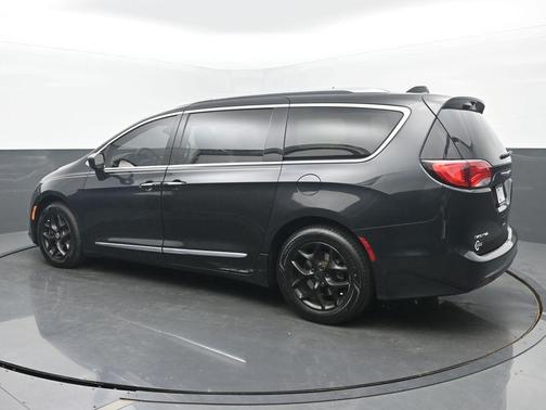 2018 Chrysler Pacifica Touring-L
