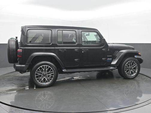 Black Clearcoat 2023 Jeep Wrangler 4xe Sahara