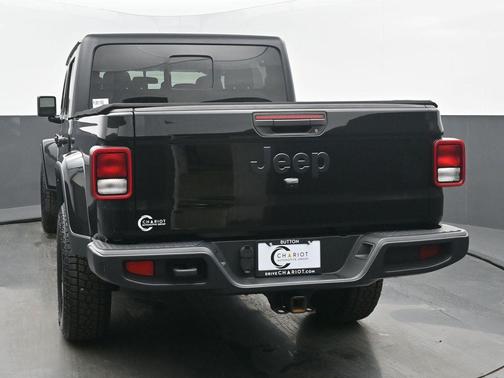 Black Clearcoat 2022 Jeep Gladiator Sport