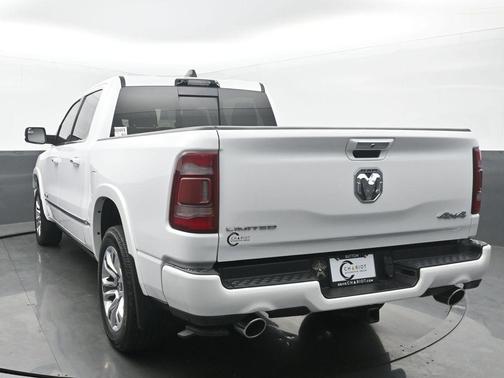 Bright White Clearcoat 2022 RAM 1500 Limited