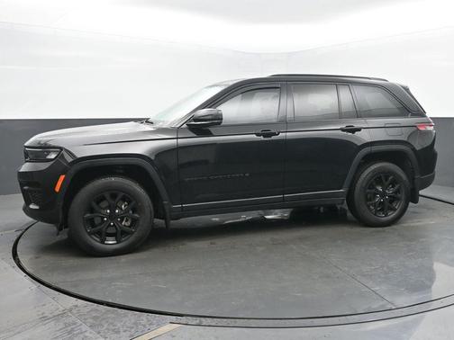 2024 Jeep Grand Cherokee Laredo