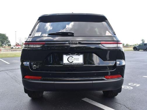 2024 Jeep Grand Cherokee Laredo