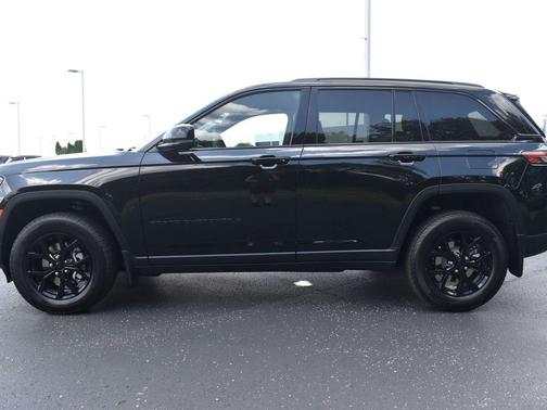 2024 Jeep Grand Cherokee Laredo