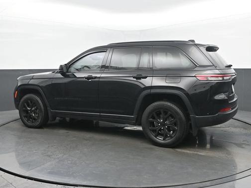 2024 Jeep Grand Cherokee Laredo