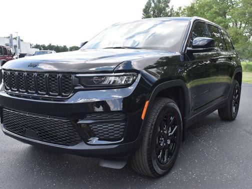 2024 Jeep Grand Cherokee Laredo