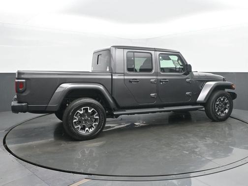 Granite Crystal Clearcoat Metallic 2026 Jeep Gladiator Sport