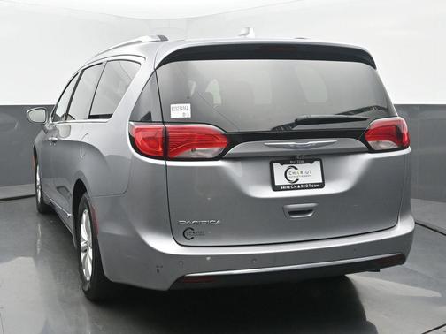 2018 Chrysler Pacifica Touring-L Plus
