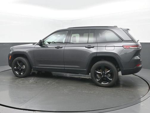 2024 Jeep Grand Cherokee Laredo