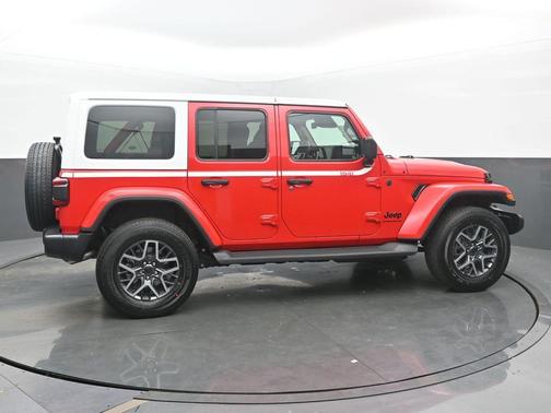 Firecracker Red Clearcoat 2026 Jeep Wrangler Sahara