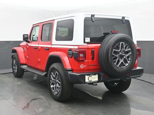 Firecracker Red Clearcoat 2026 Jeep Wrangler Sahara