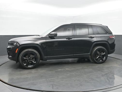 Diamond Black 2023 Jeep Grand Cherokee Altitude