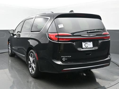 2025 Chrysler Pacifica Pinnacle