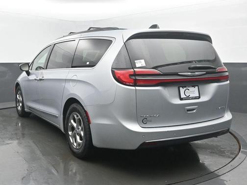 Silver Mist Clearcoat 2023 Chrysler Pacifica Limited
