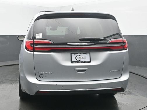 Silver Mist Clearcoat 2023 Chrysler Pacifica Limited
