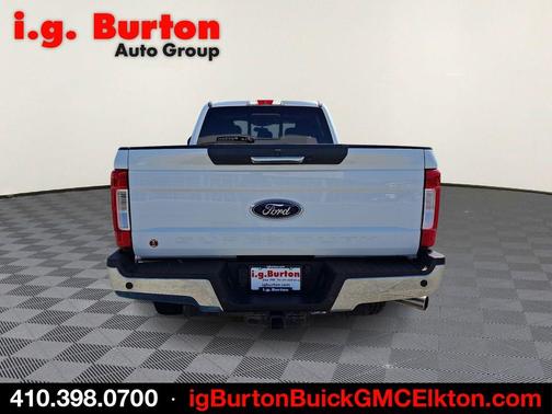 Oxford White 2019 Ford F-250 Lariat