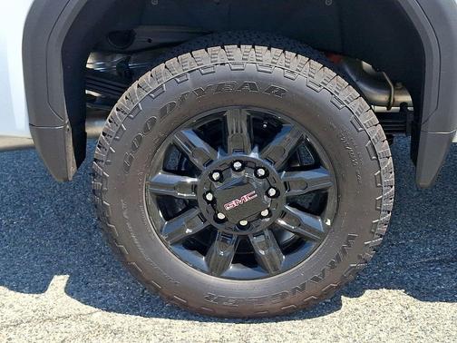 Summit White 2026 GMC Sierra 2500 AT4
