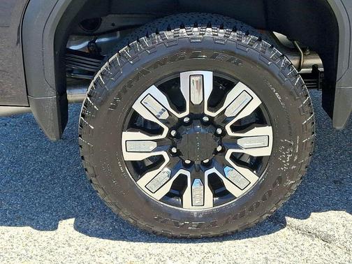 Titanium 2026 GMC Sierra 2500 Denali