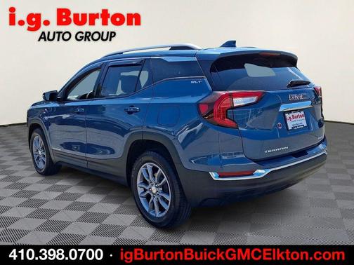Metallic 2024 GMC Terrain SLT