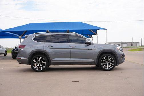 Silver Mist Metallic 2024 Volkswagen Atlas 2.0T SEL Premium R-Line 4MOTION