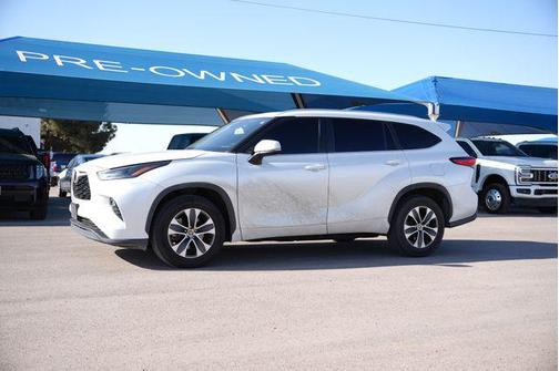 Wind Chill Pearl 2023 Toyota Highlander XLE